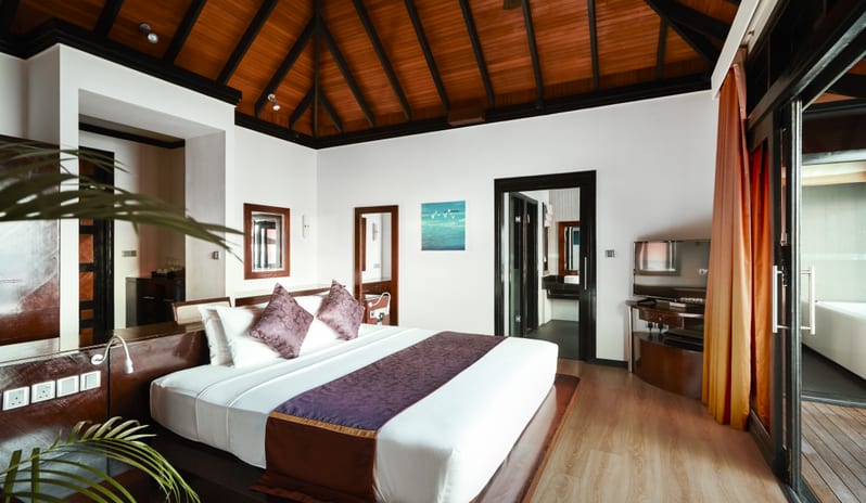 SSIF Sunset Horizon Water Villa1